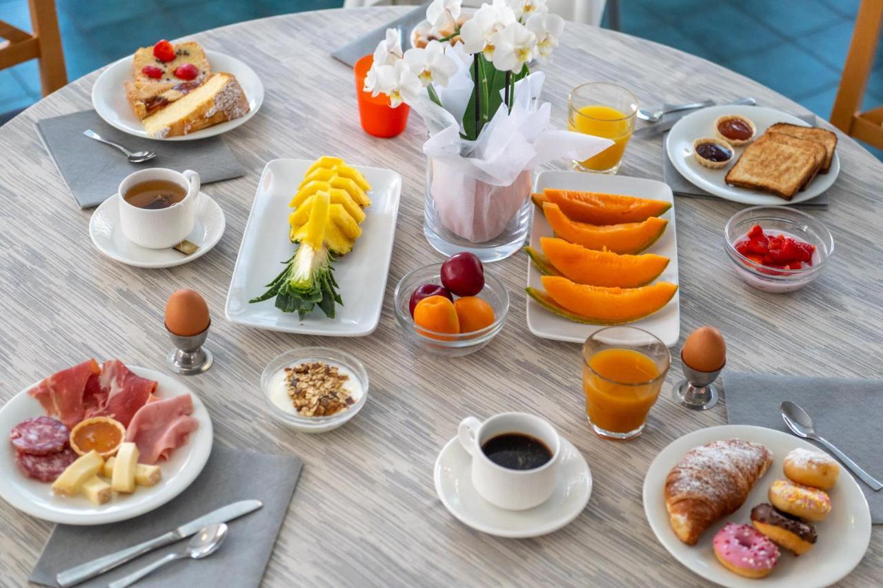 Raffy Family & Bike Hotel Diano Marina Ngoại thất bức ảnh