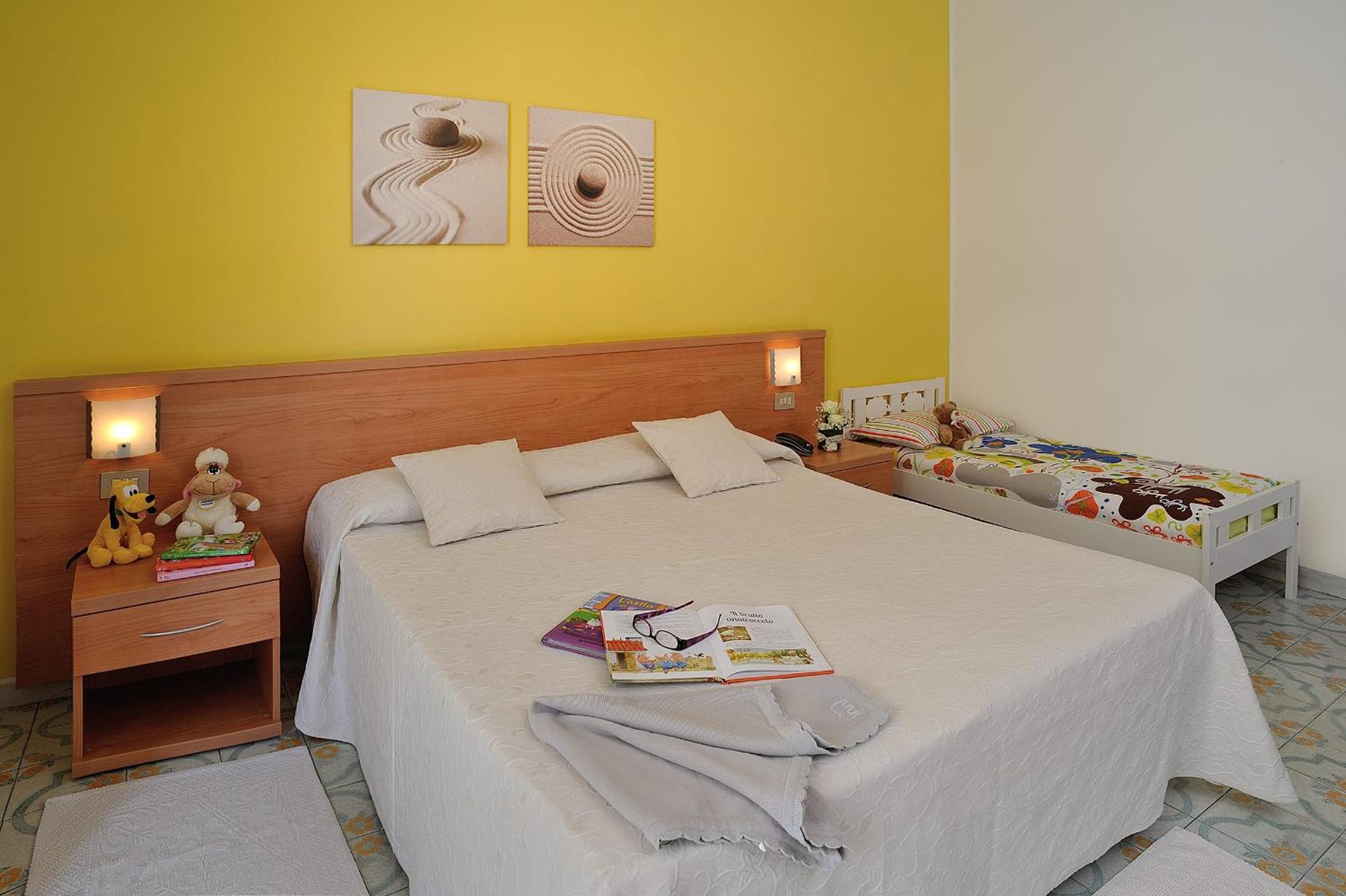 Raffy Family & Bike Hotel Diano Marina Phòng bức ảnh