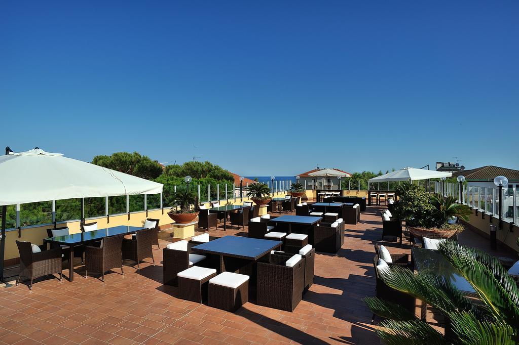 Raffy Family & Bike Hotel Diano Marina Ngoại thất bức ảnh