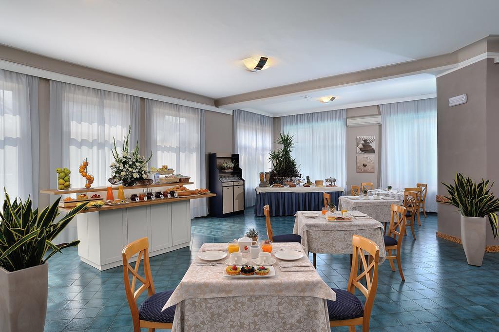 Raffy Family & Bike Hotel Diano Marina Ngoại thất bức ảnh