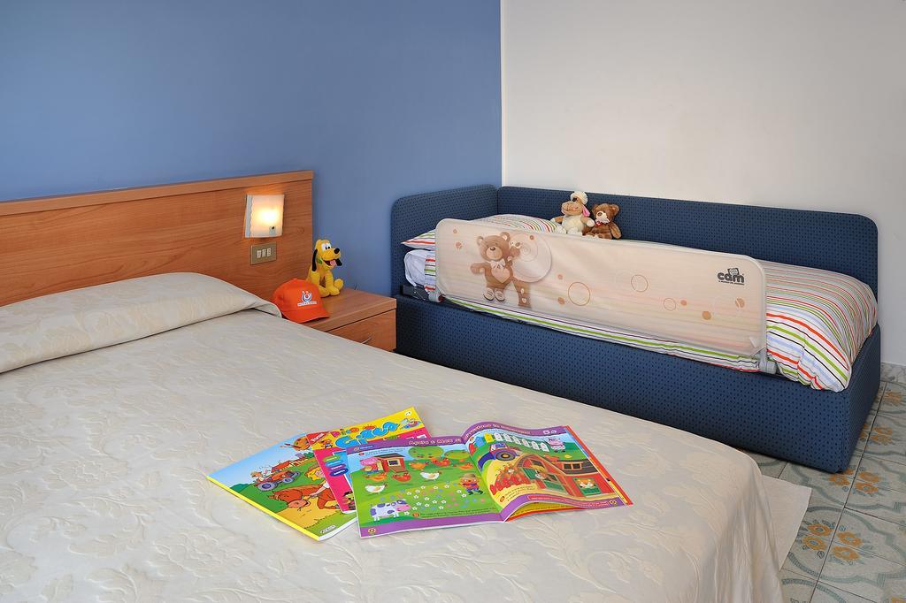 Raffy Family & Bike Hotel Diano Marina Phòng bức ảnh